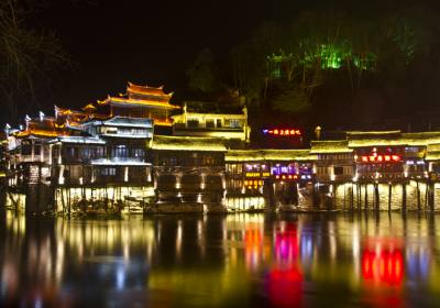 夜游鳳凰古城，感受別樣的古城美